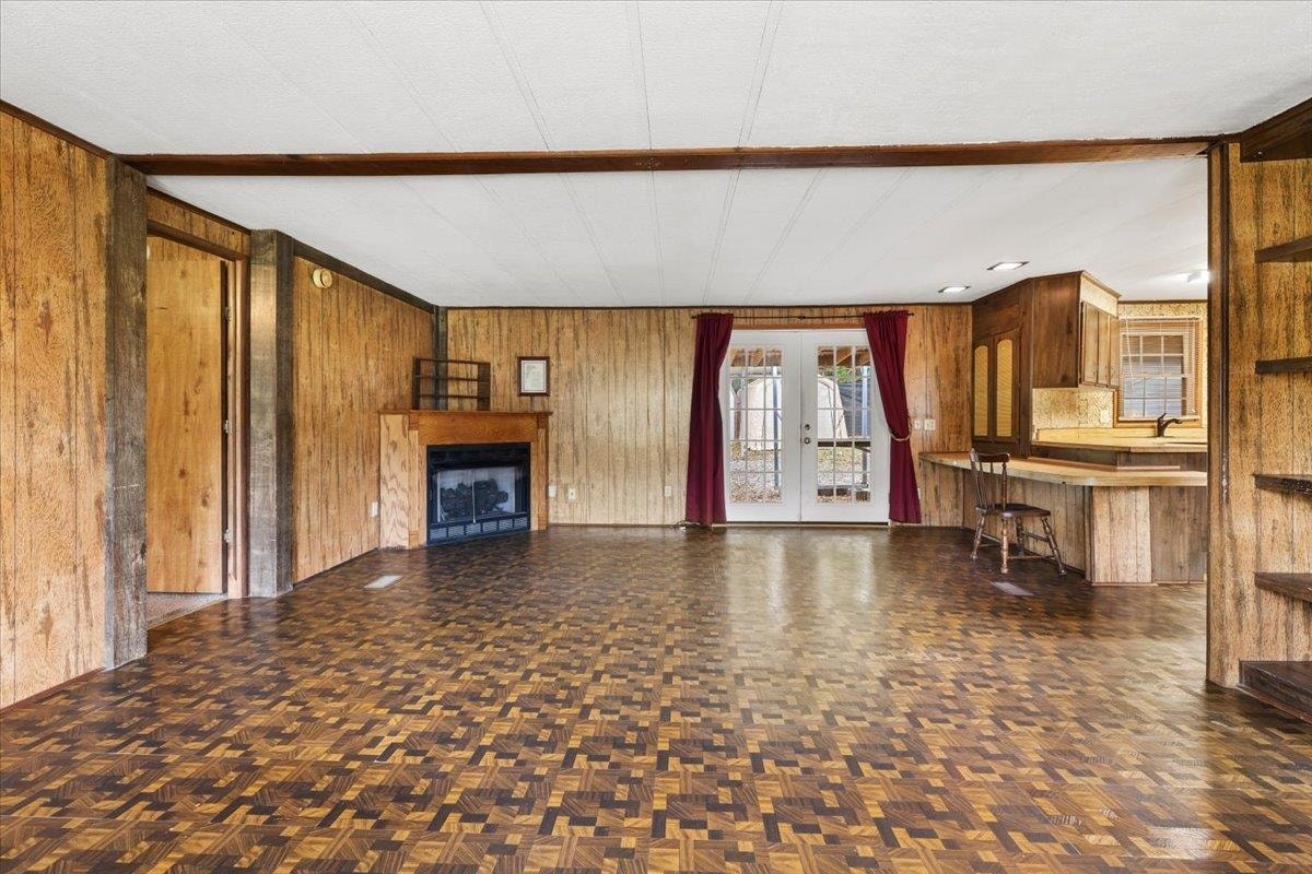 214 MAYBROOK Road, Pembroke, VA 24136