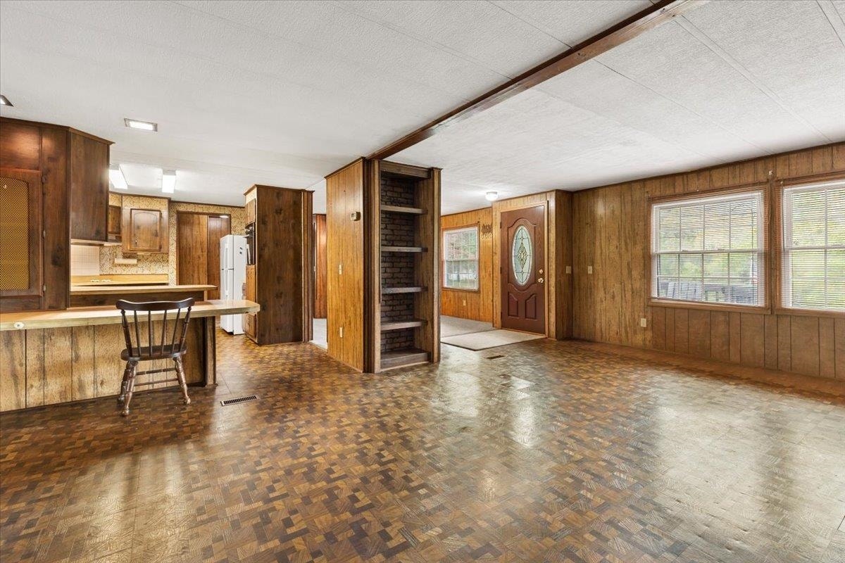 214 MAYBROOK Road, Pembroke, VA 24136