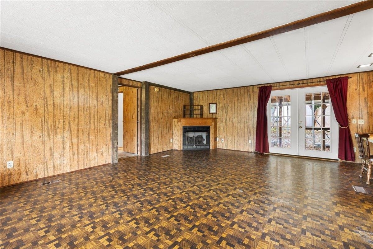 214 MAYBROOK Road, Pembroke, VA 24136