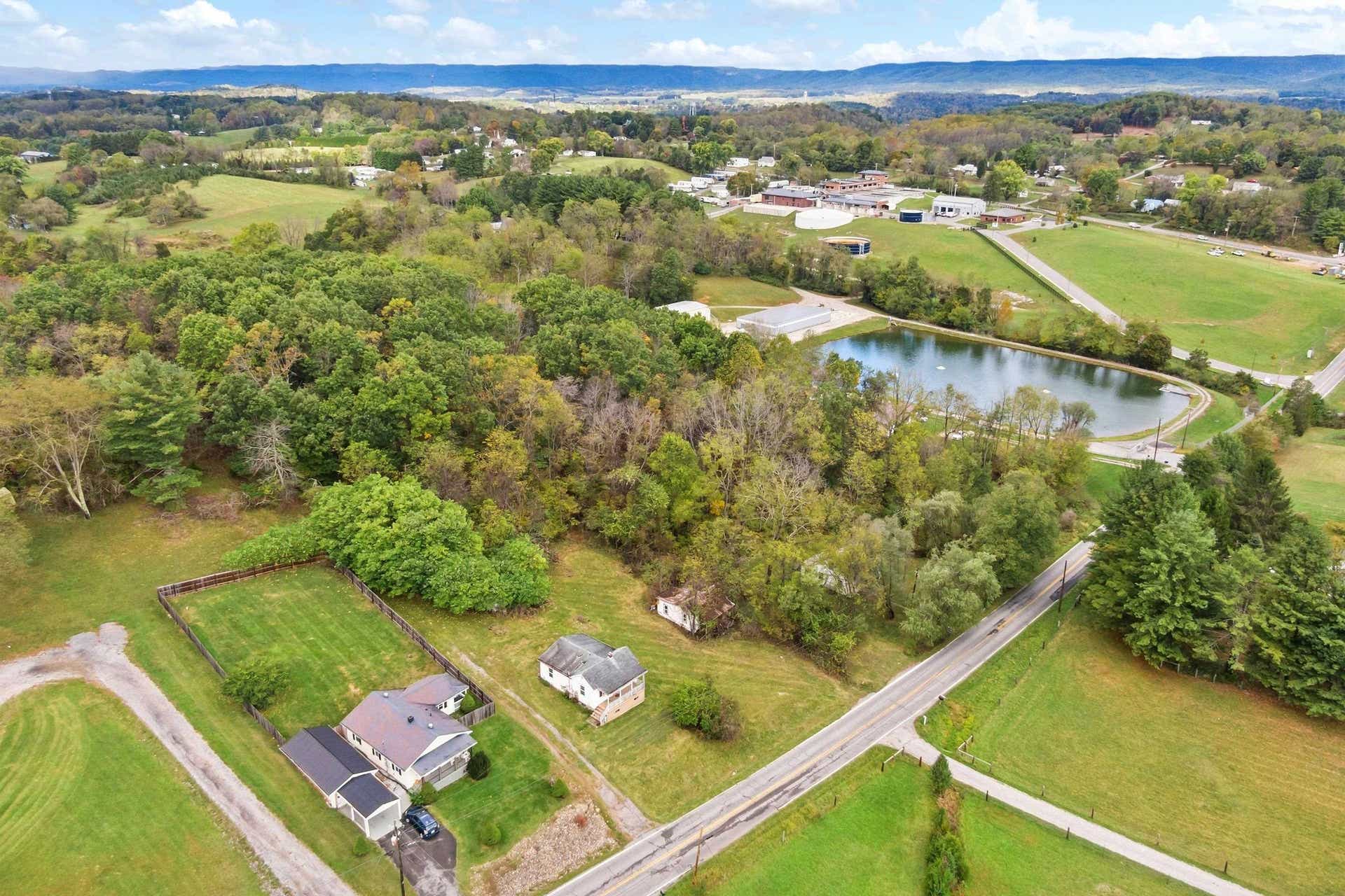 221 WALTON Road, Radford, VA 24141