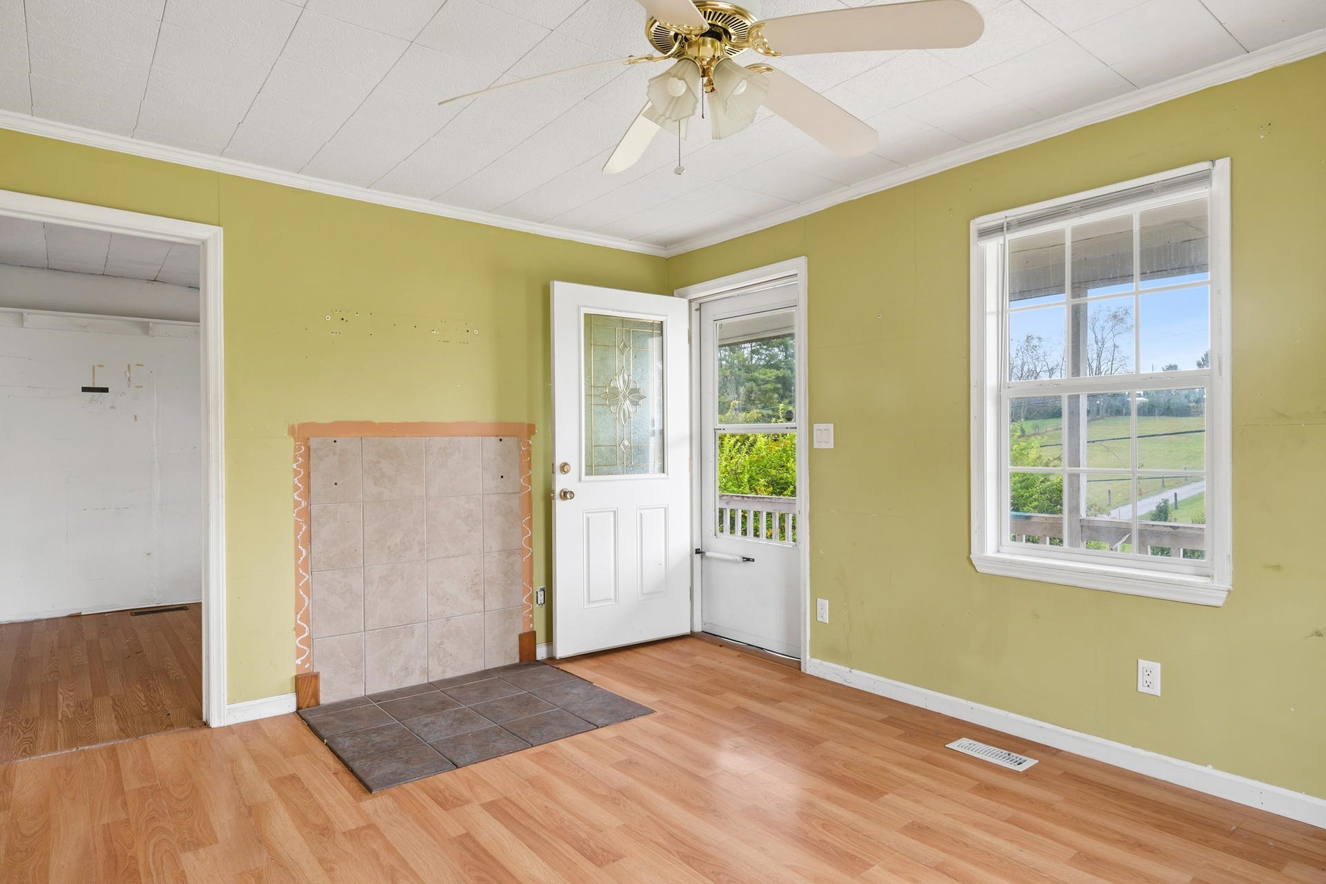 221 WALTON Road, Radford, VA 24141