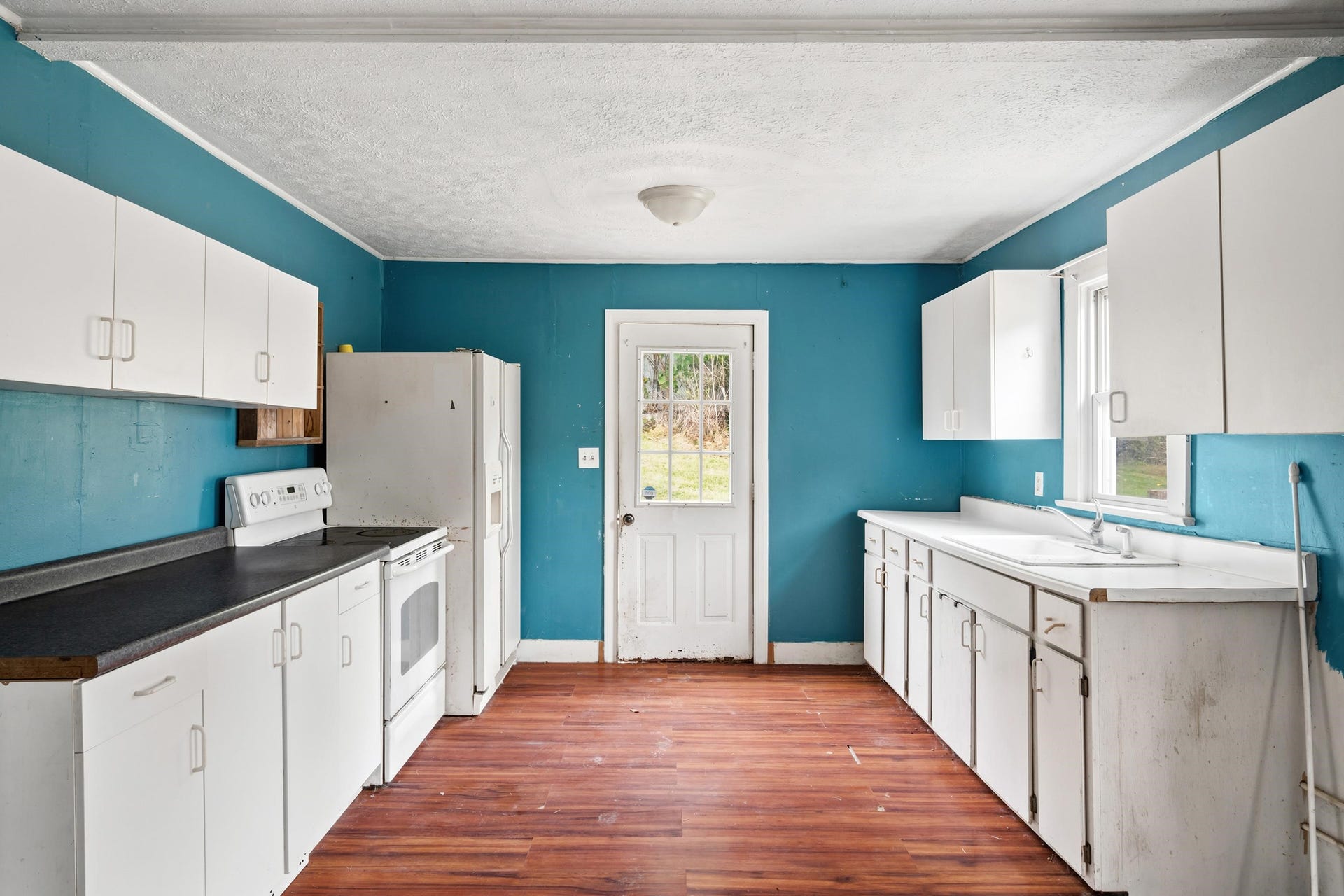 221 WALTON Road, Radford, VA 24141