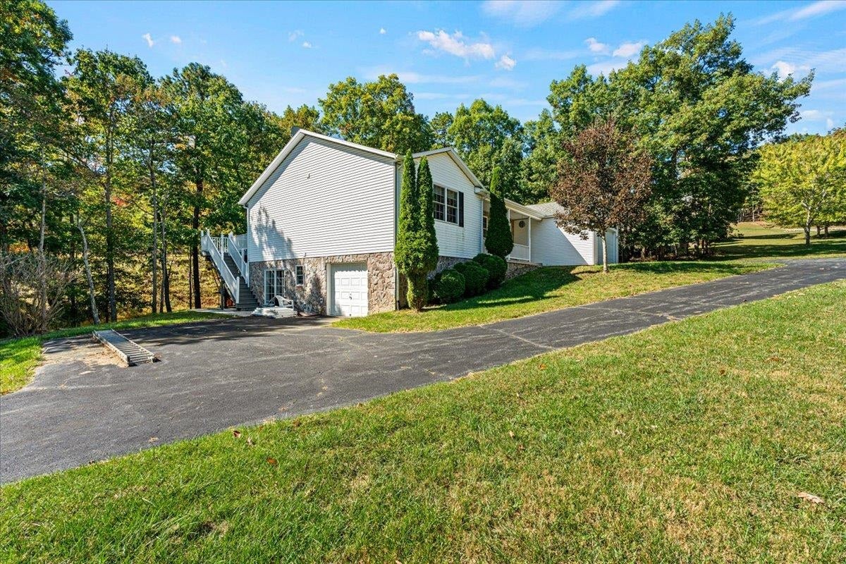 3431 Gordon Drive, Blacksburg, VA 24060