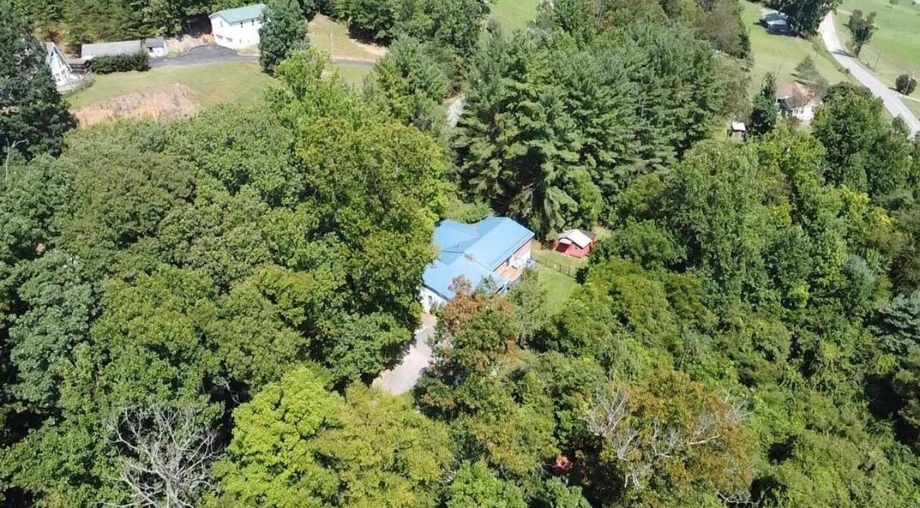 796 Piney Mountain Road, Narrows, VA 24124
