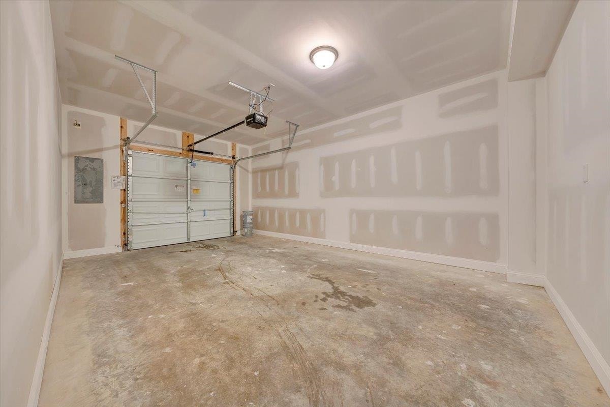815 Holland Loop, Christiansburg, VA 24073