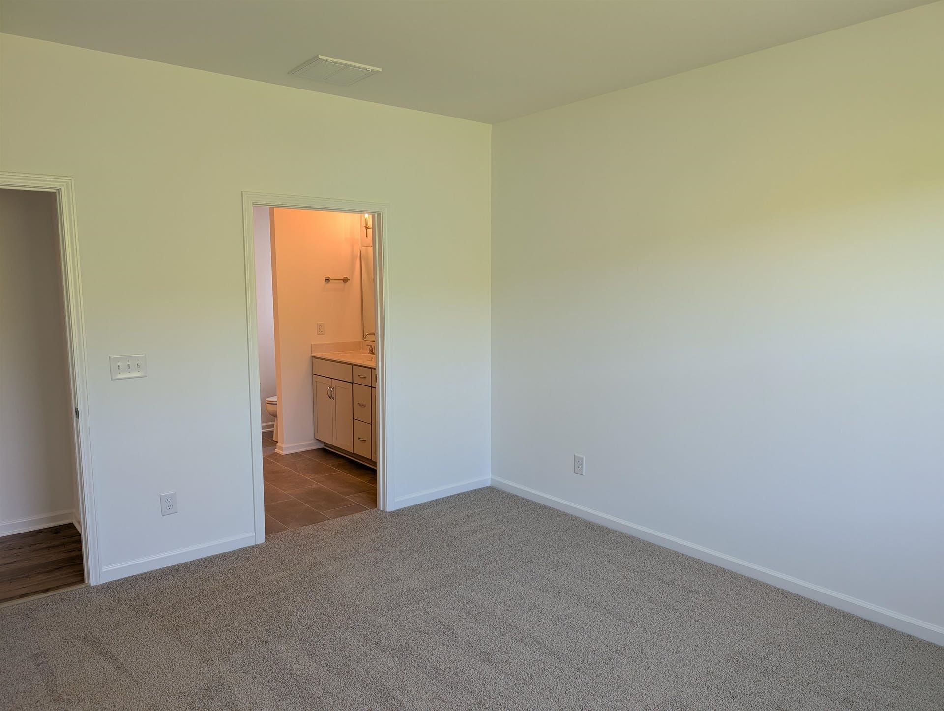 7431 King's Pointe Drive, Radford, VA 24141