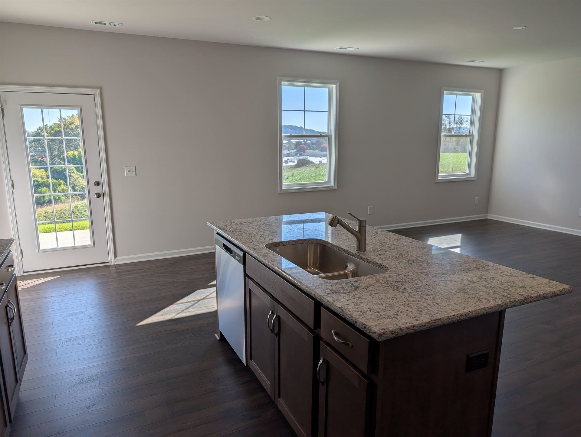 7432 King's Pointe Drive, Radford, VA 24141