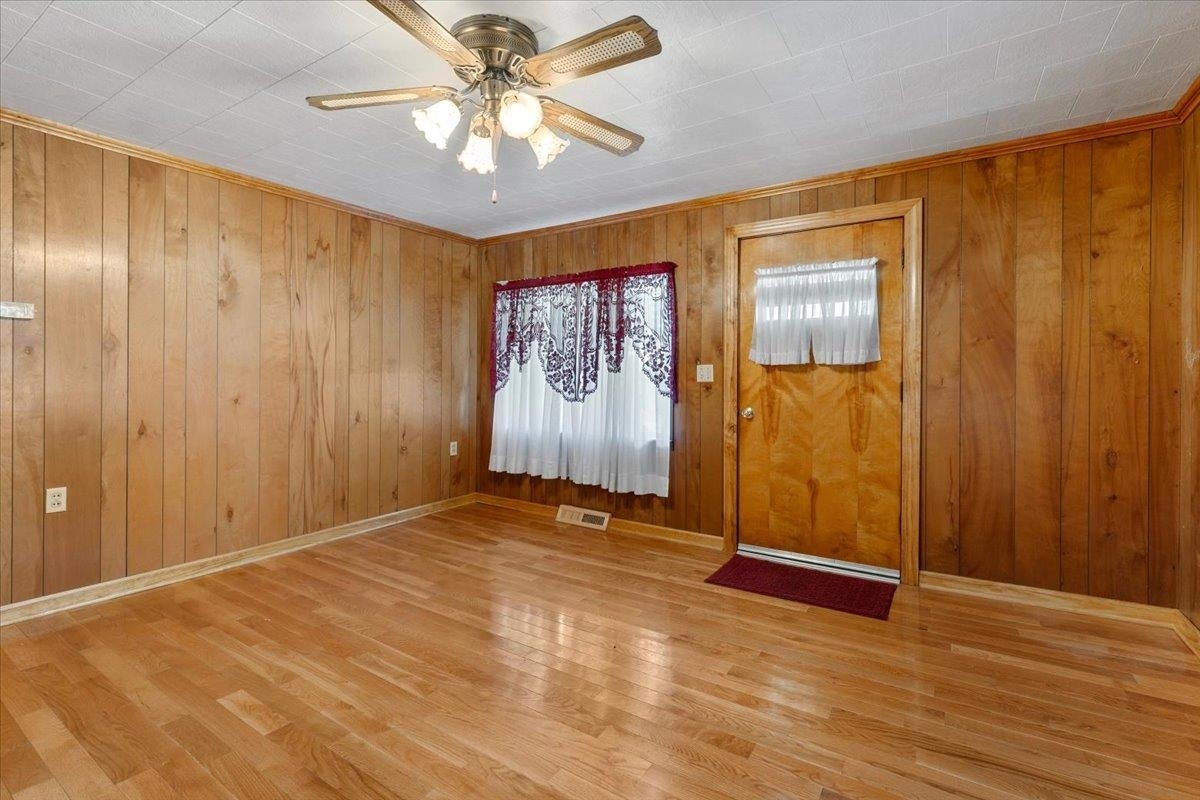 712 Curve Road, Pearisburg, VA 24134