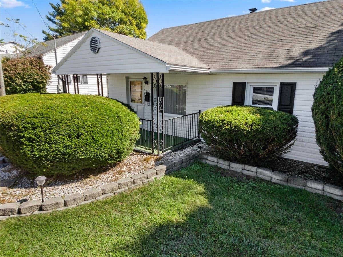 712 Curve Road, Pearisburg, VA 24134