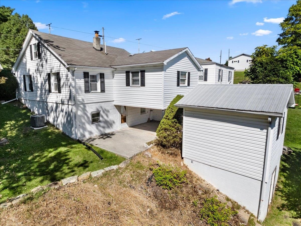 712 Curve Road, Pearisburg, VA 24134
