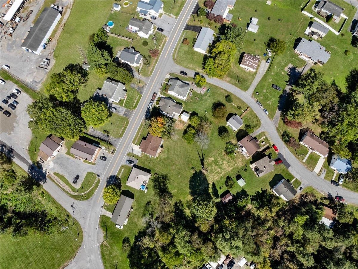 712 Curve Road, Pearisburg, VA 24134