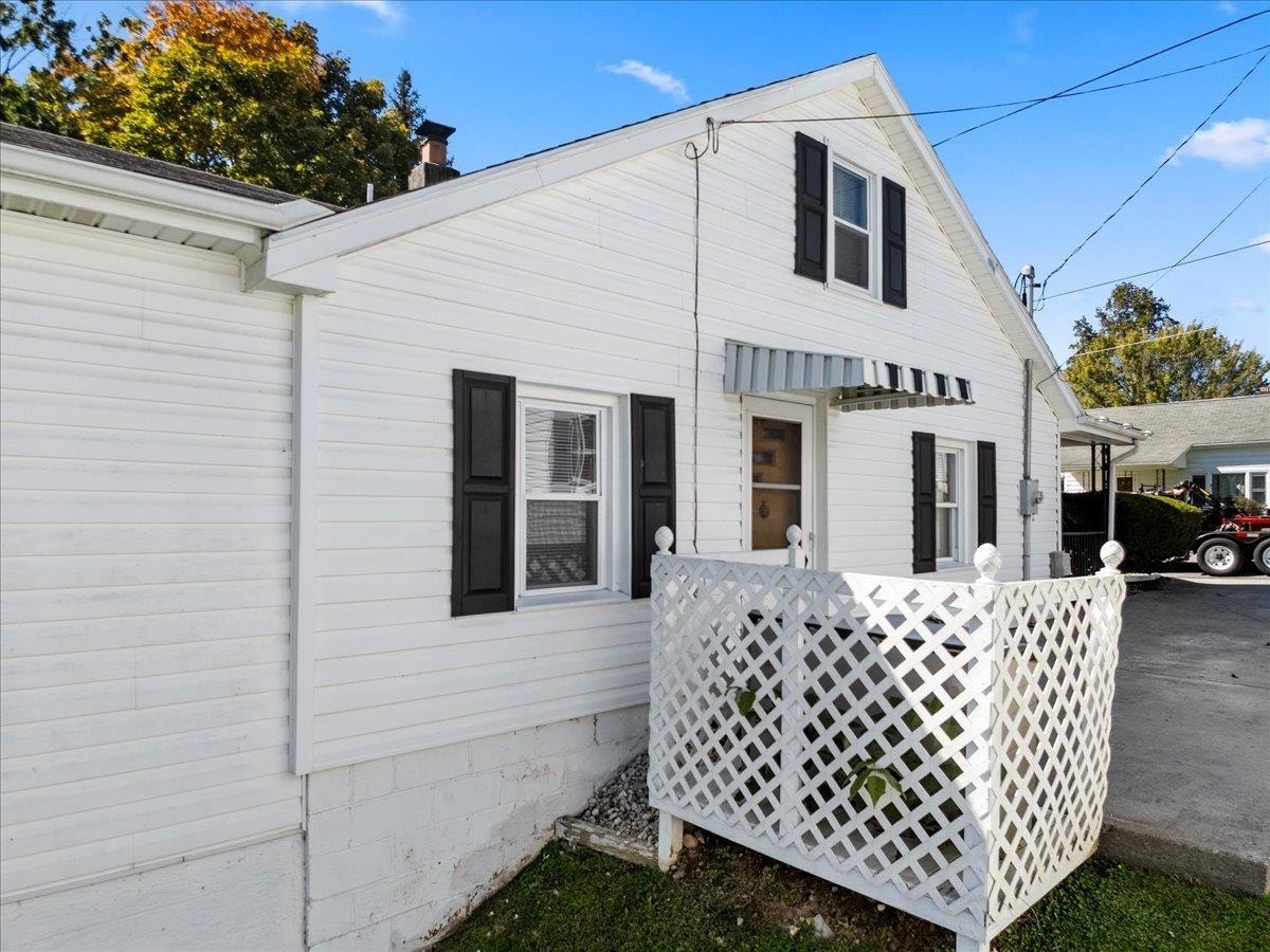 712 Curve Road, Pearisburg, VA 24134