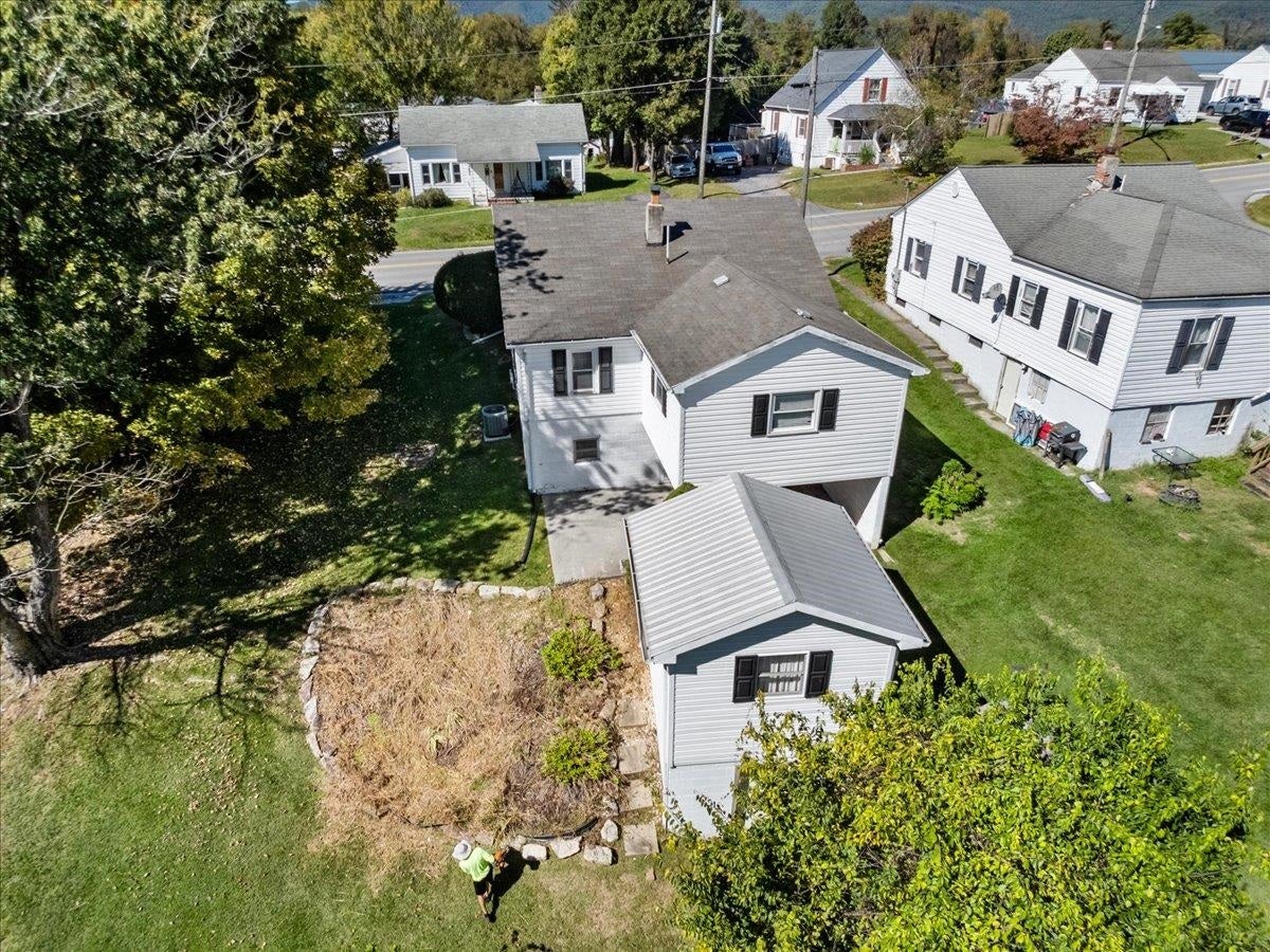 712 Curve Road, Pearisburg, VA 24134