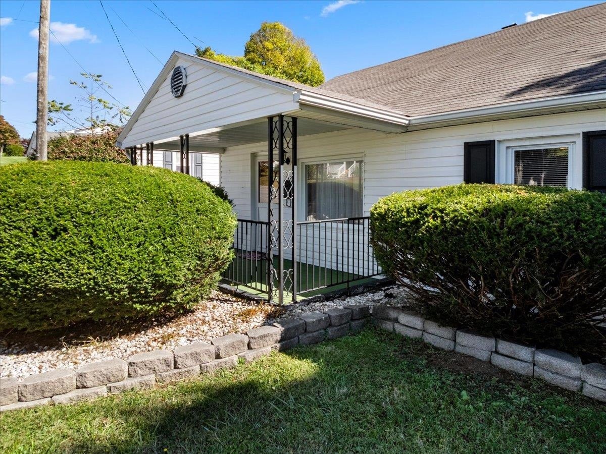 712 Curve Road, Pearisburg, VA 24134