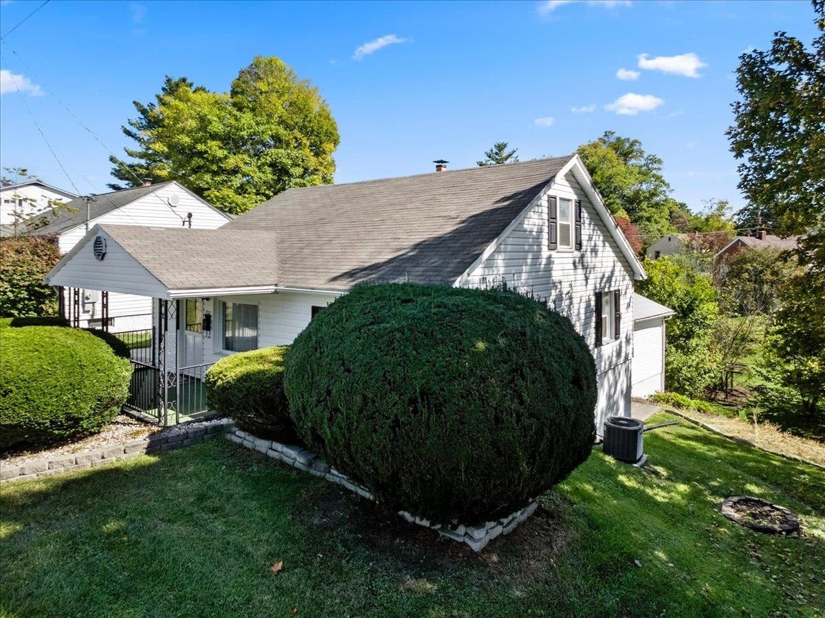 712 Curve Road, Pearisburg, VA 24134
