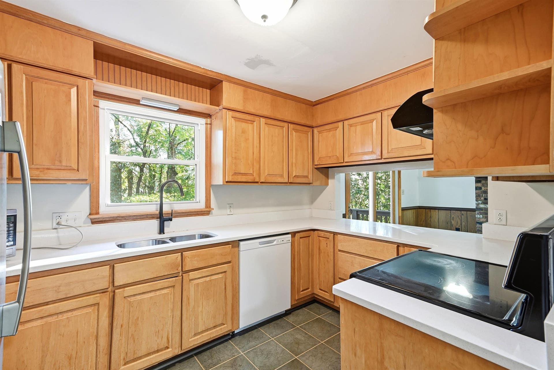 401 STONEGATE Drive, Blacksburg, VA 24060