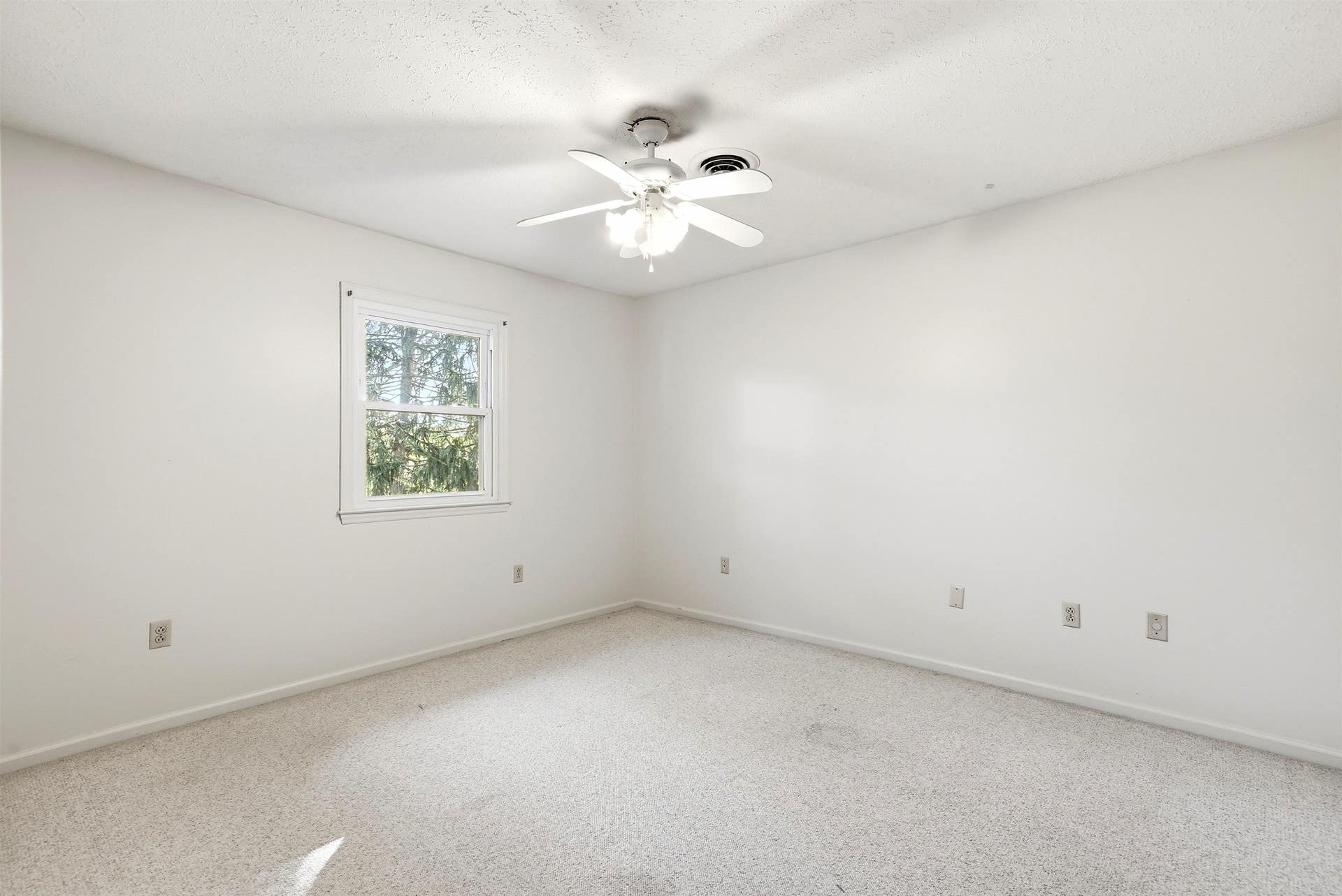 401 STONEGATE Drive, Blacksburg, VA 24060
