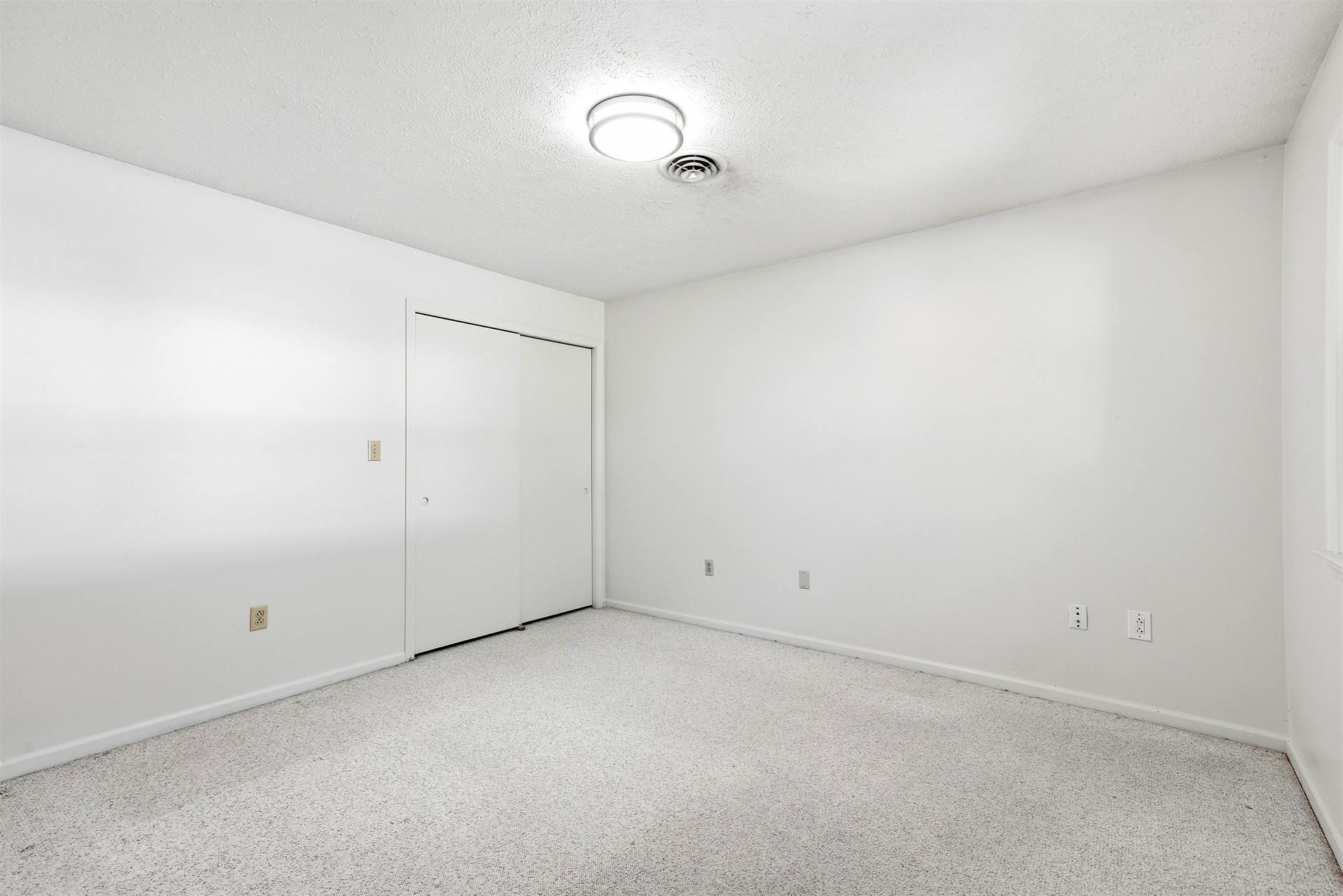 401 STONEGATE Drive, Blacksburg, VA 24060
