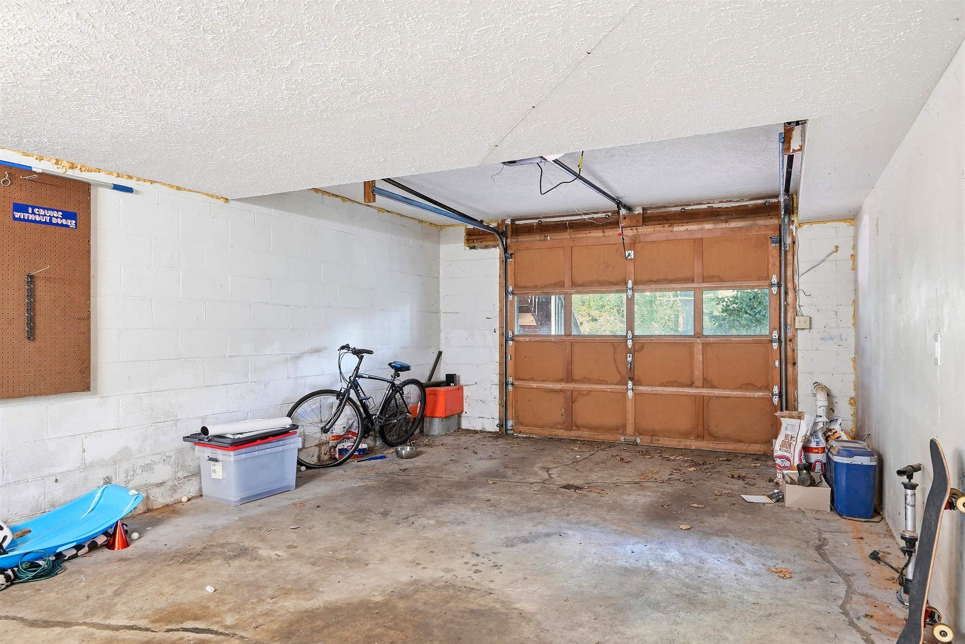 401 STONEGATE Drive, Blacksburg, VA 24060