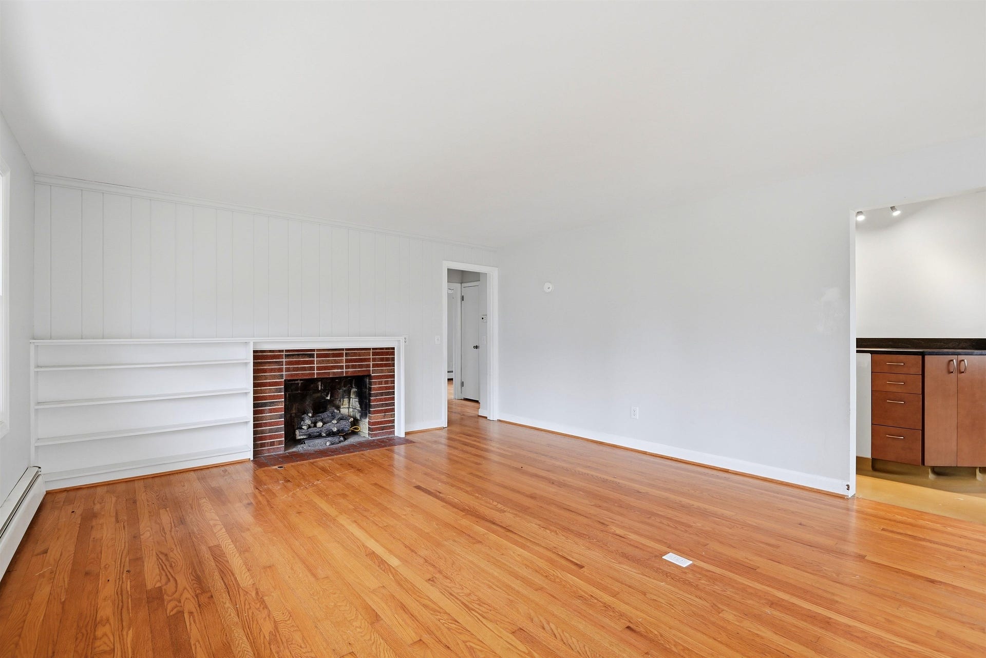 404 EASTVIEW Terrace, Blacksburg, VA 24060