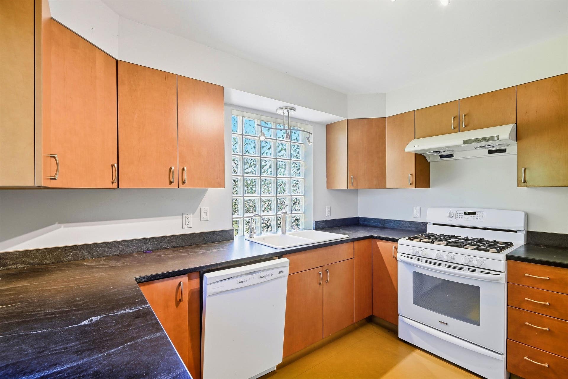 404 EASTVIEW Terrace, Blacksburg, VA 24060