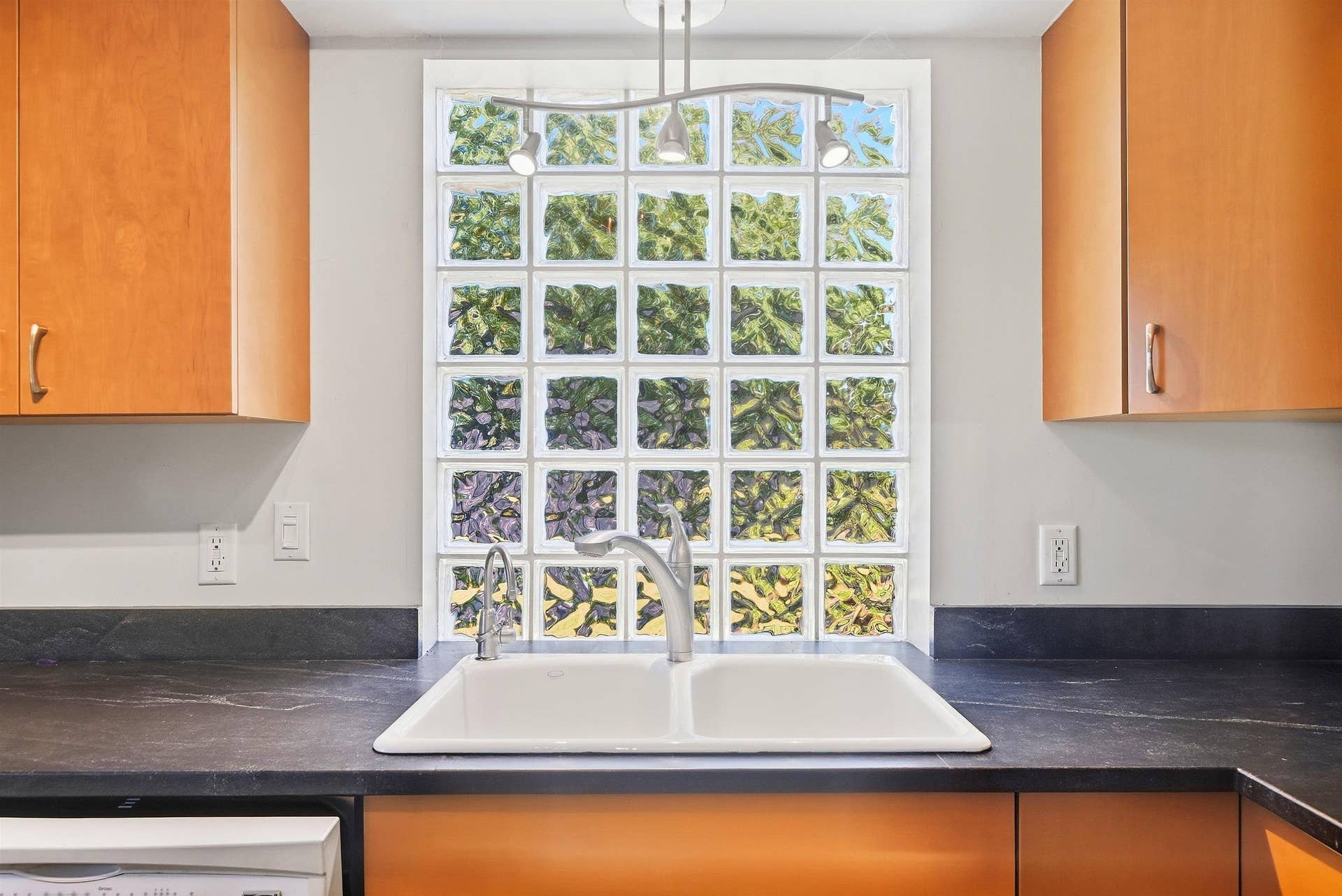 404 EASTVIEW Terrace, Blacksburg, VA 24060