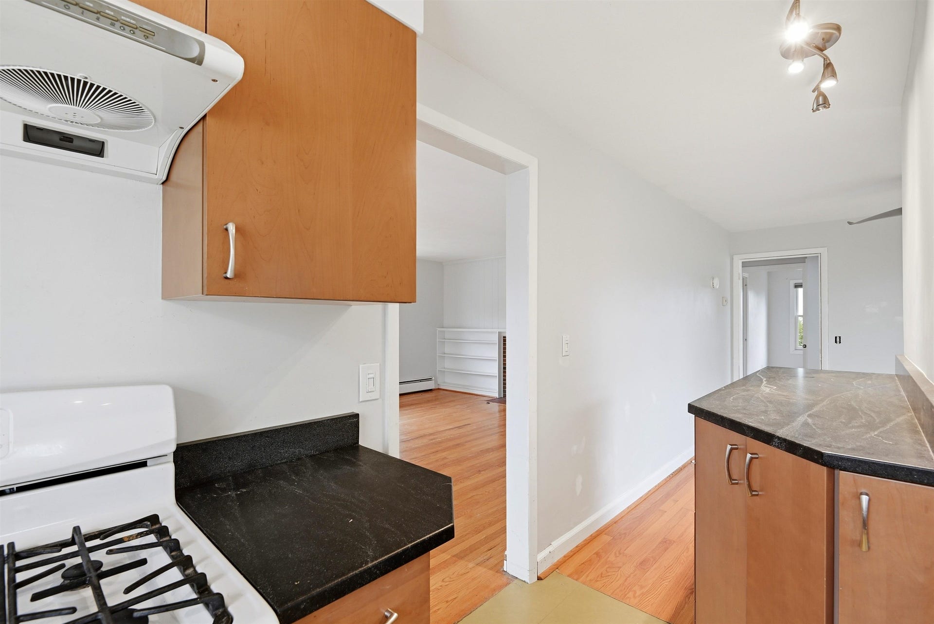 404 EASTVIEW Terrace, Blacksburg, VA 24060