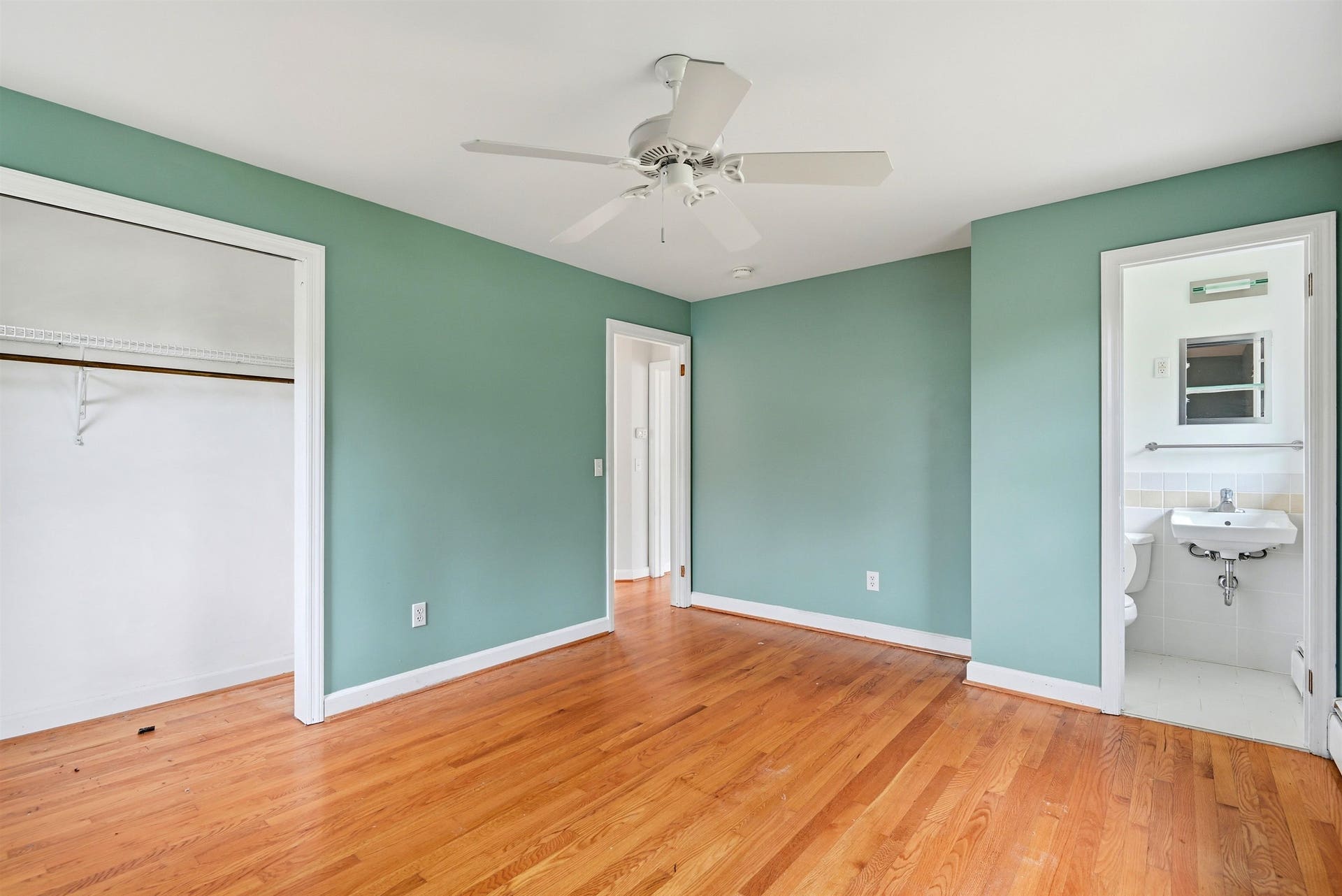 404 EASTVIEW Terrace, Blacksburg, VA 24060