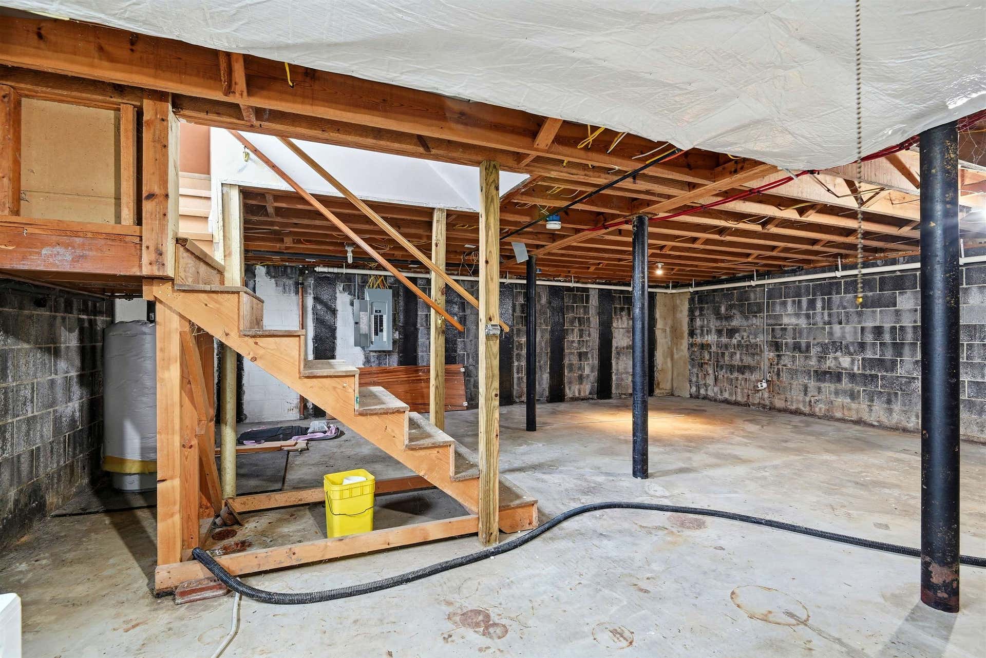 404 EASTVIEW Terrace, Blacksburg, VA 24060