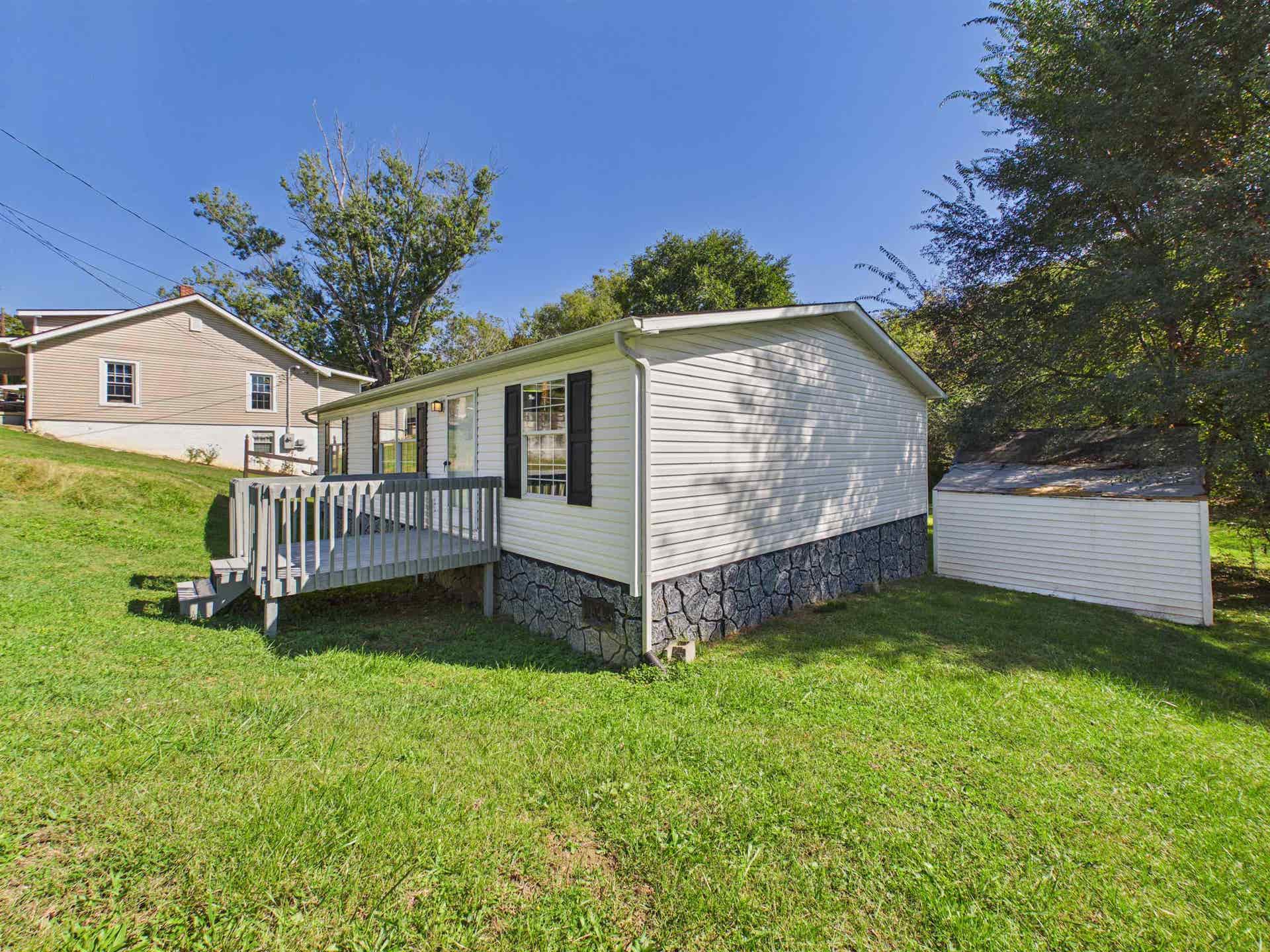 604 Newbern Road, Pulaski, VA 24301
