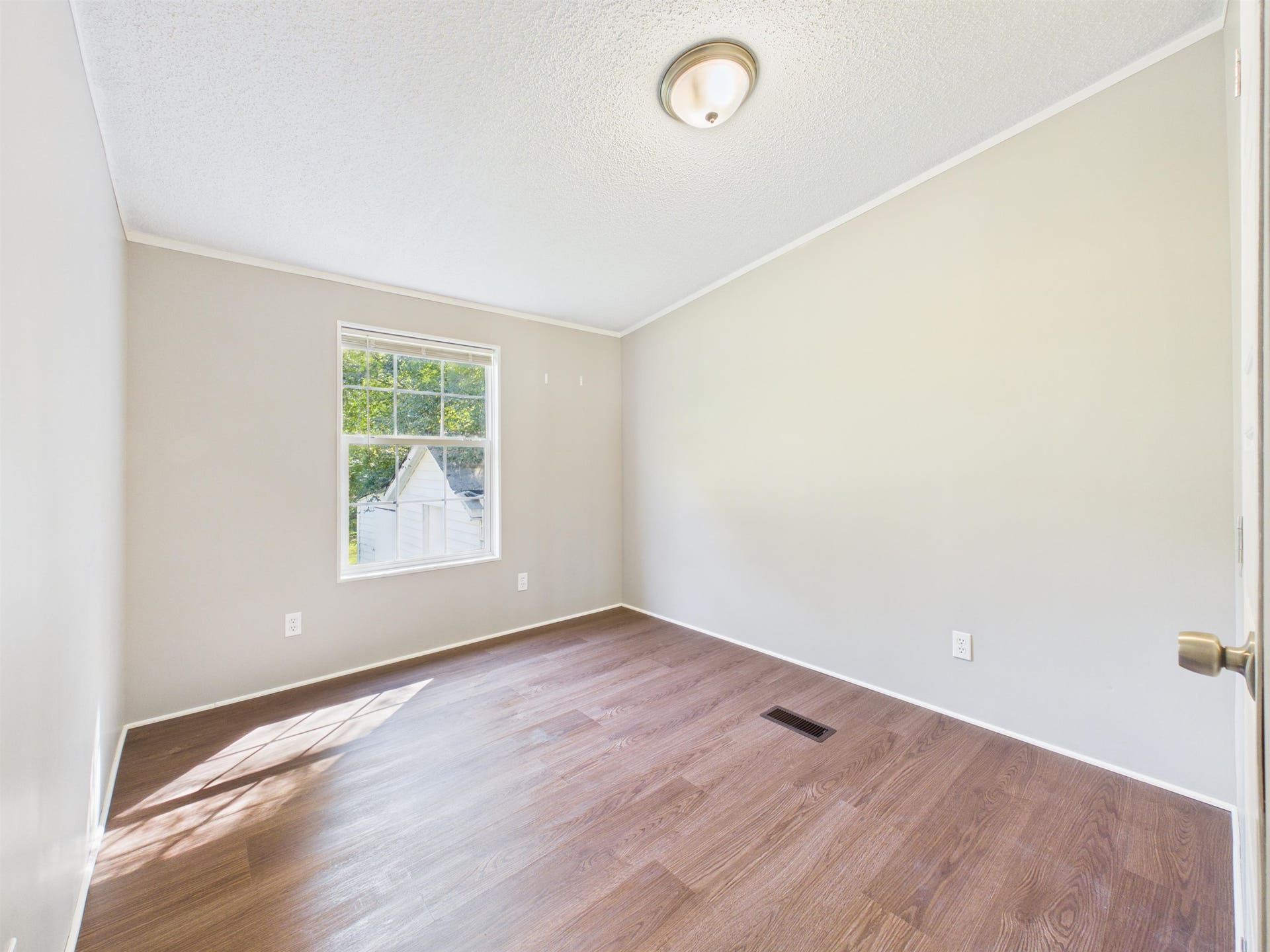 604 Newbern Road, Pulaski, VA 24301