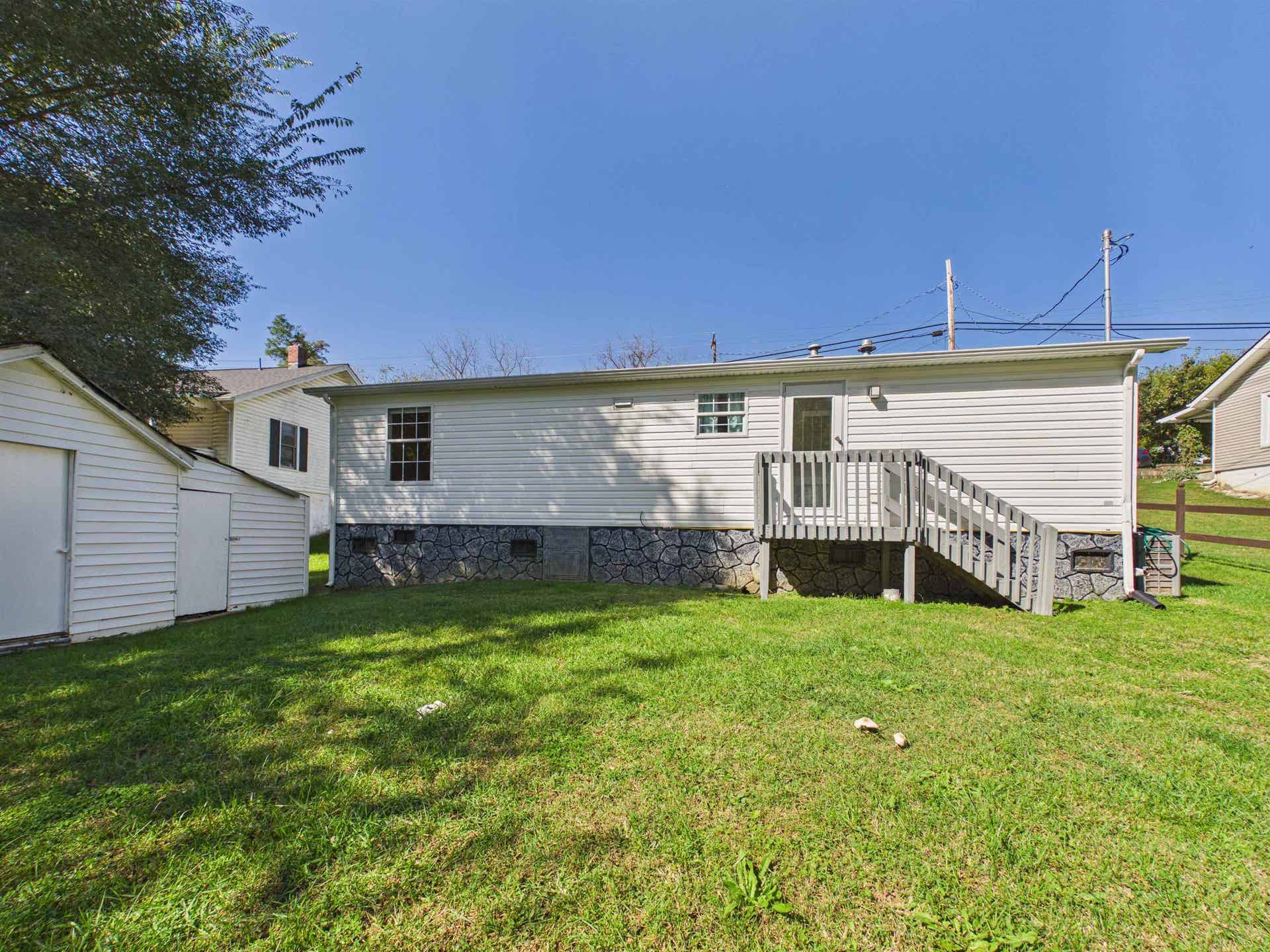 604 Newbern Road, Pulaski, VA 24301