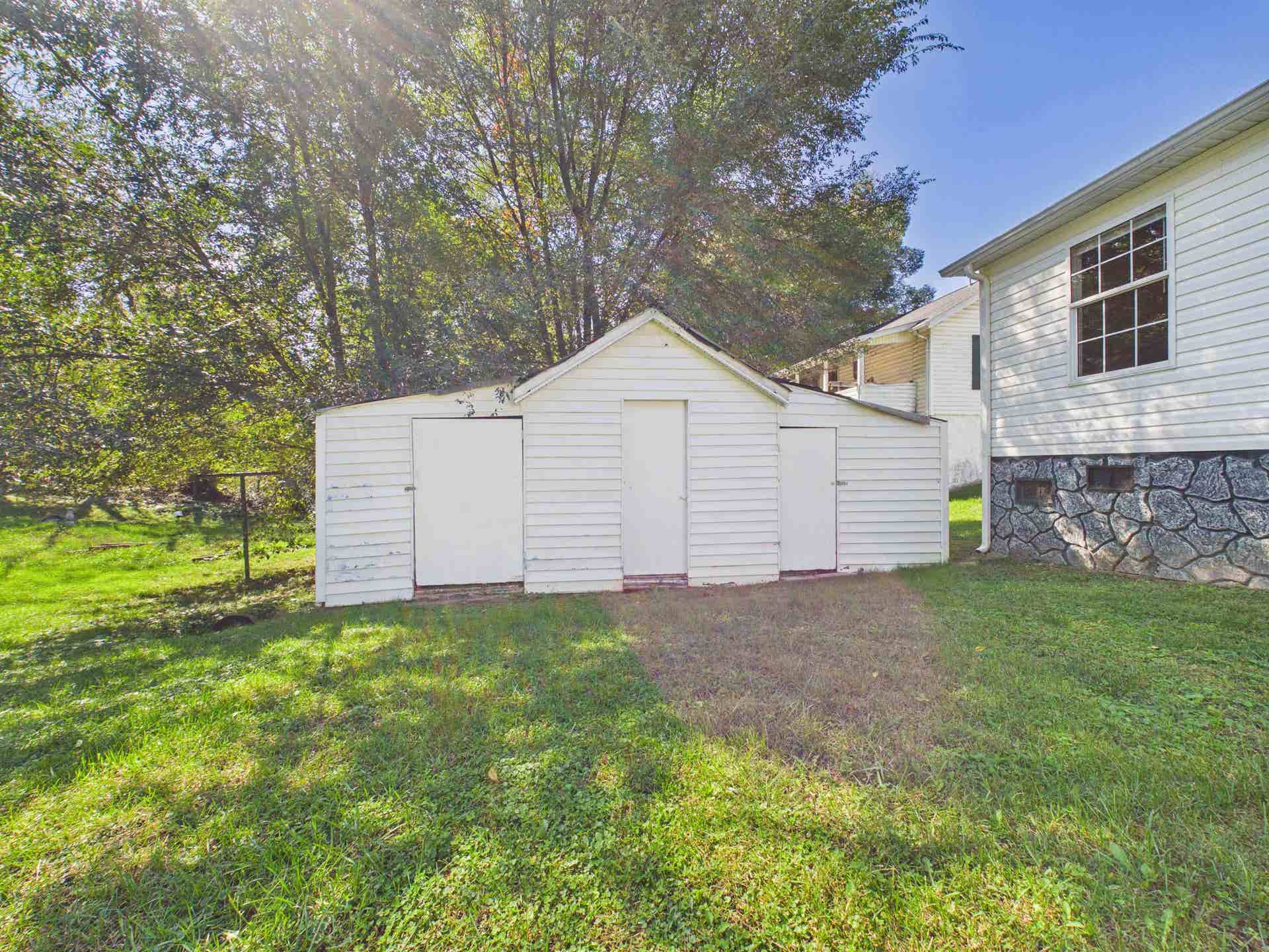 604 Newbern Road, Pulaski, VA 24301