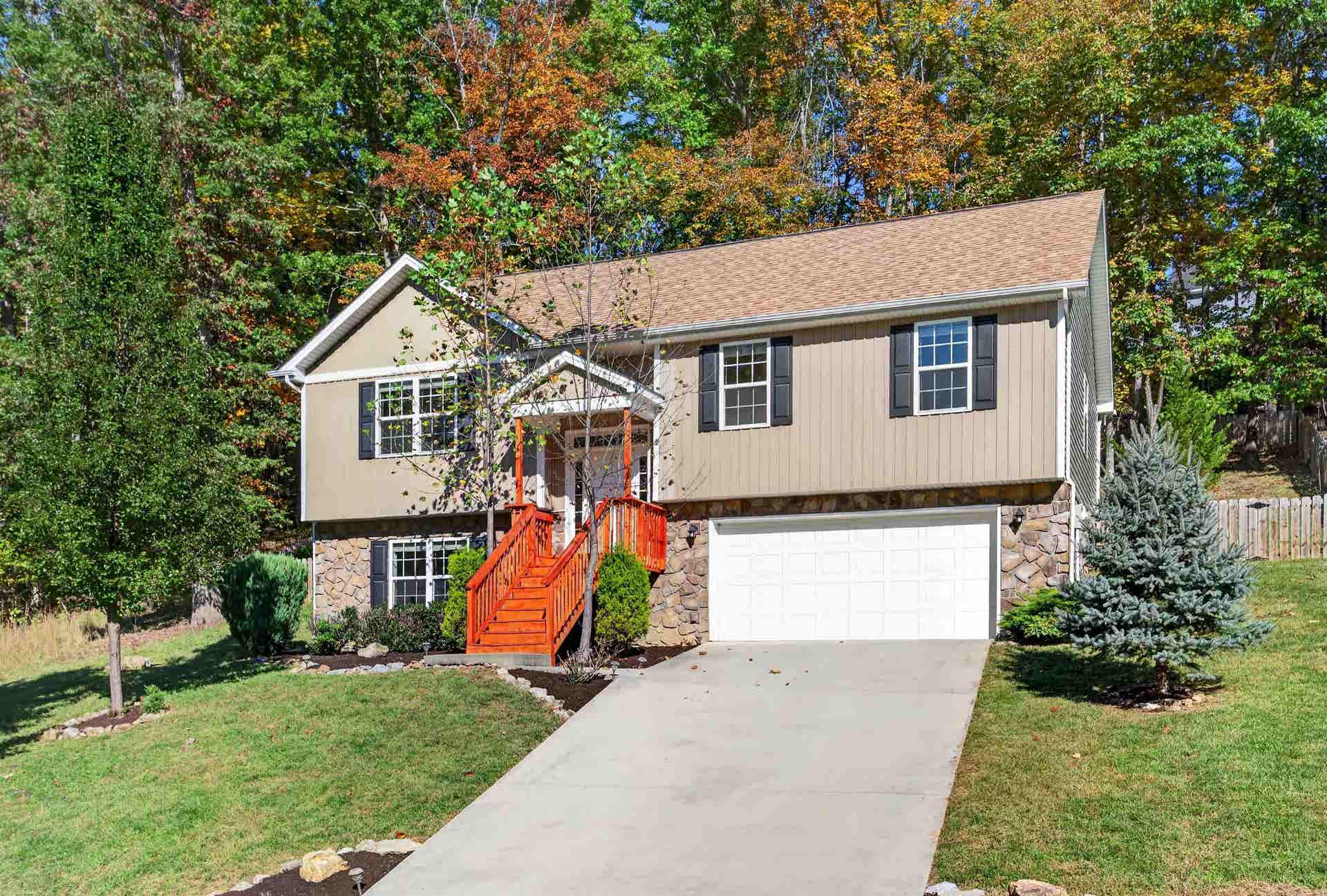 1048 St Clair Lane, Christiansburg, VA 24073