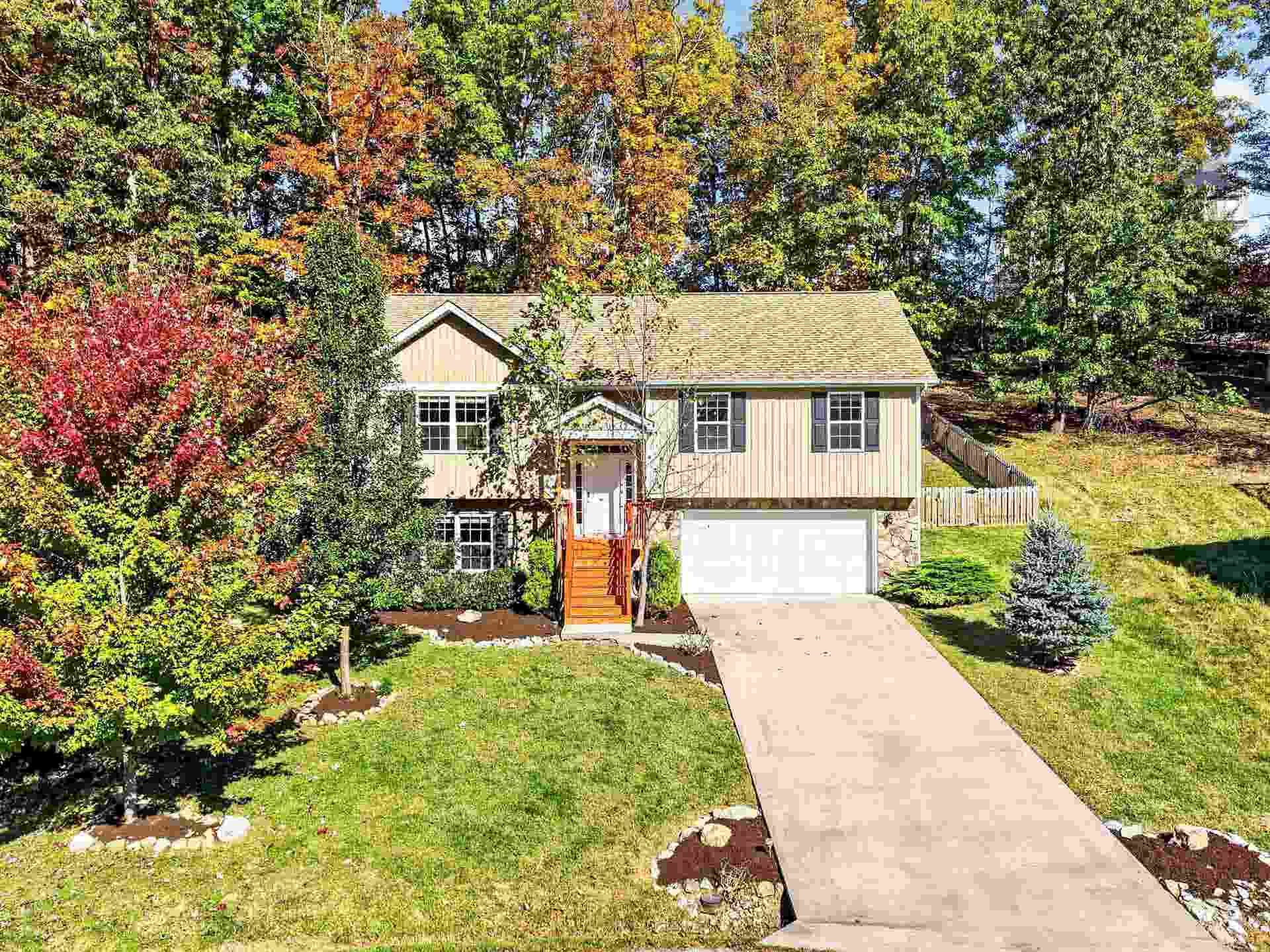 1048 St Clair Lane, Christiansburg, VA 24073