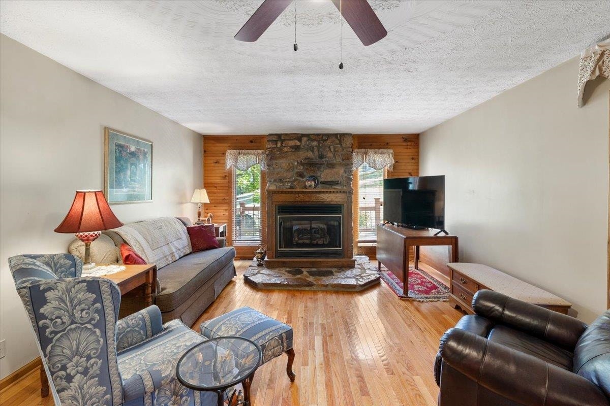 183 Farley Circle, Pearisburg, VA 24134