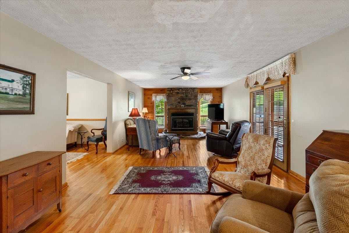 183 Farley Circle, Pearisburg, VA 24134