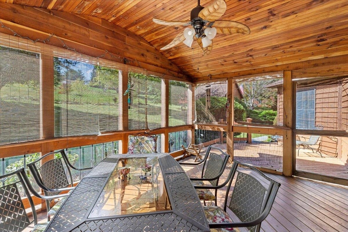 183 Farley Circle, Pearisburg, VA 24134