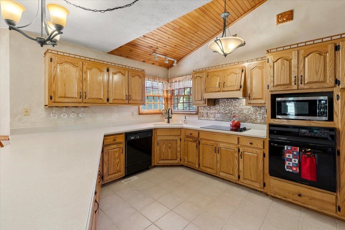 183 Farley Circle, Pearisburg, VA 24134