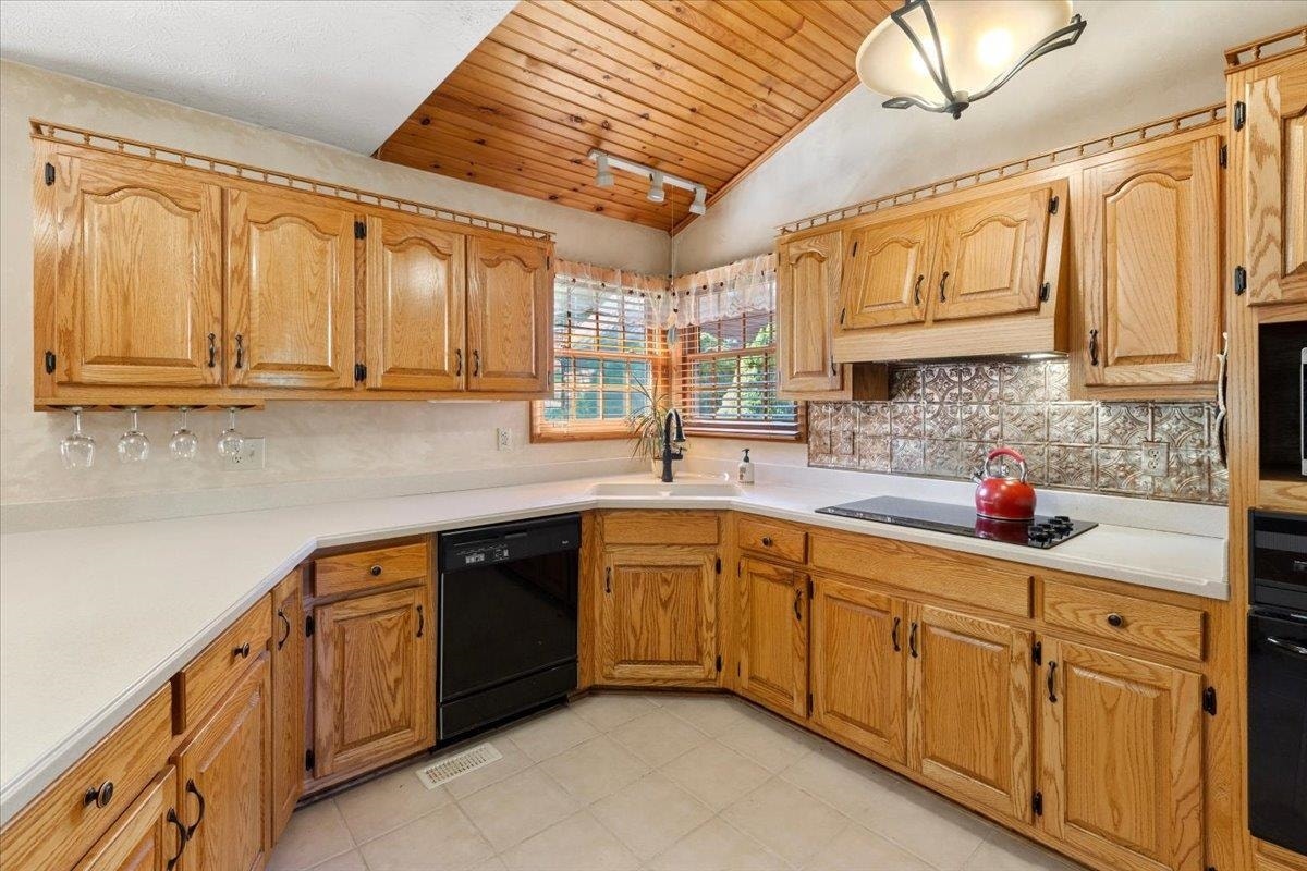 183 Farley Circle, Pearisburg, VA 24134