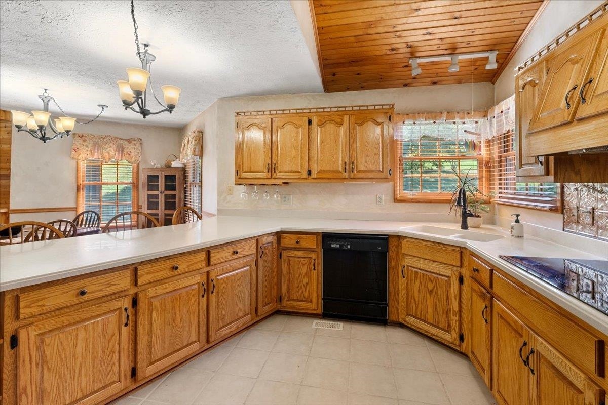 183 Farley Circle, Pearisburg, VA 24134