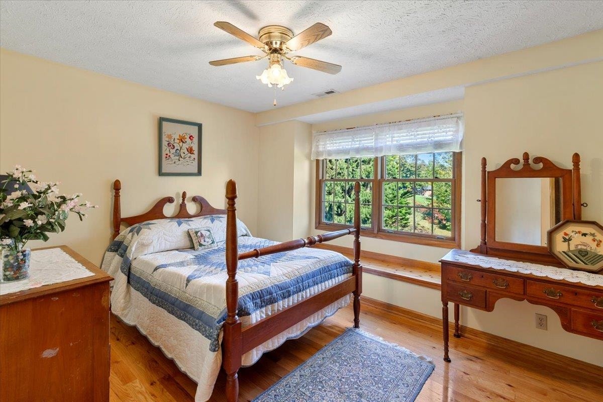 183 Farley Circle, Pearisburg, VA 24134