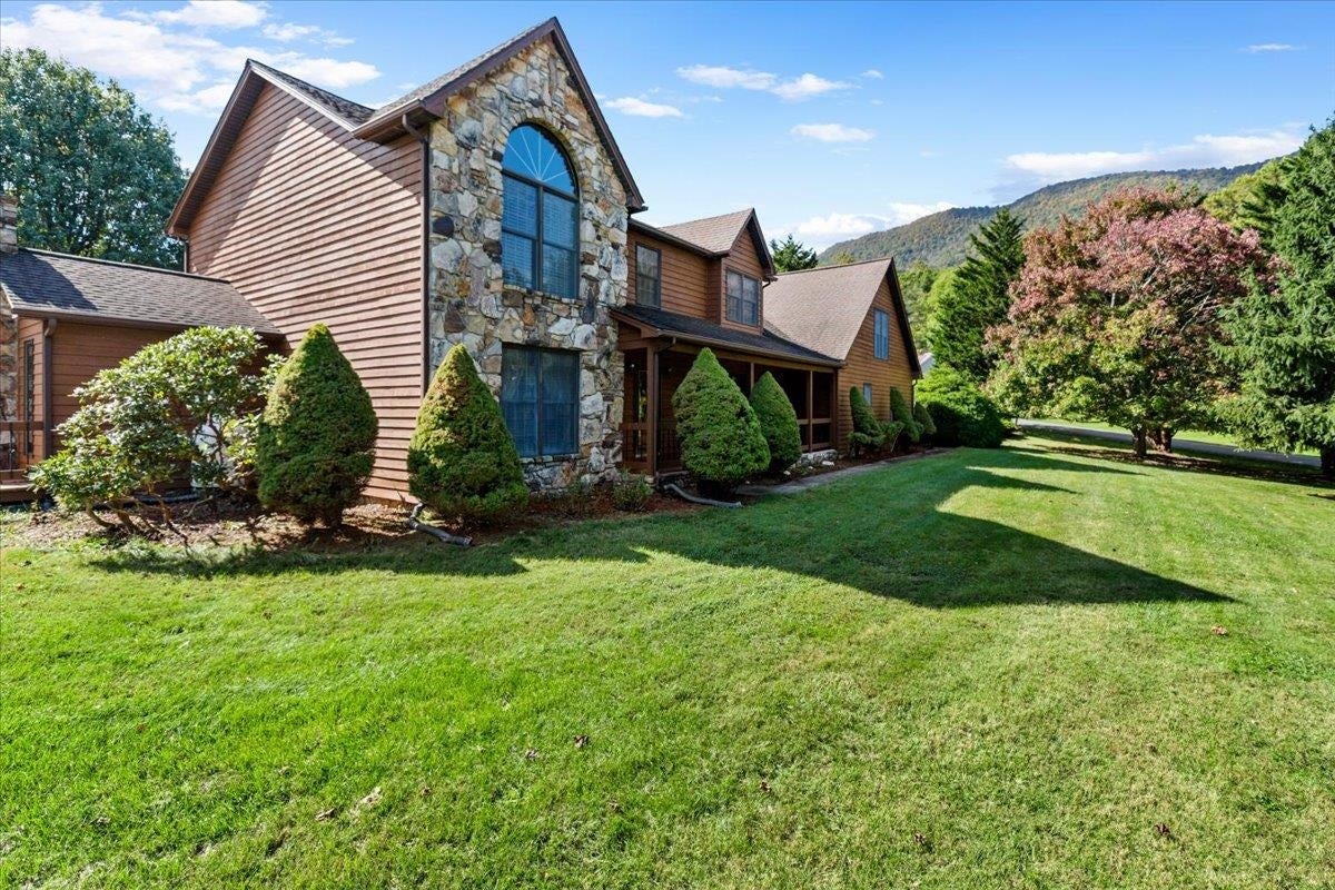 183 Farley Circle, Pearisburg, VA 24134