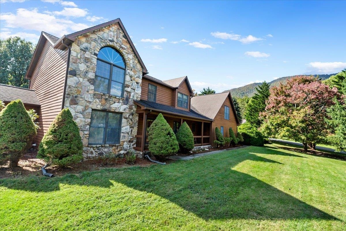 183 Farley Circle, Pearisburg, VA 24134