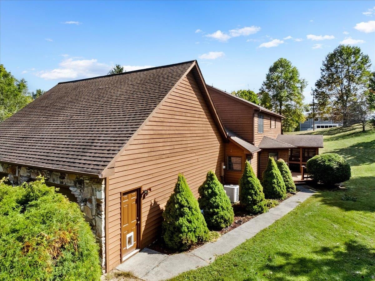 183 Farley Circle, Pearisburg, VA 24134