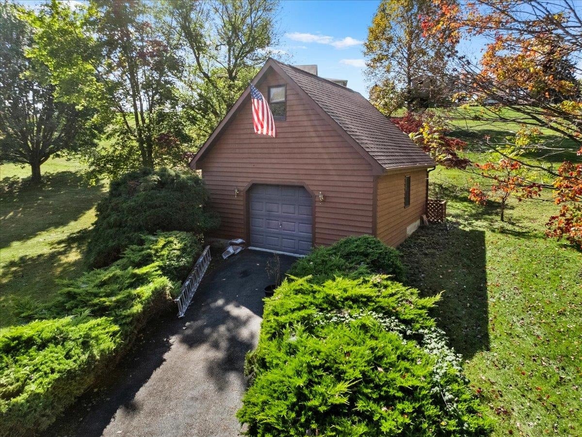183 Farley Circle, Pearisburg, VA 24134