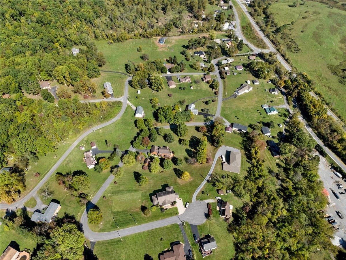 183 Farley Circle, Pearisburg, VA 24134