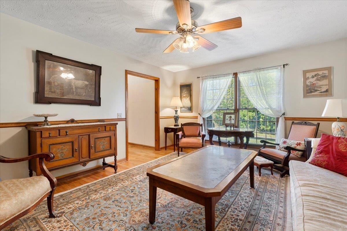 183 Farley Circle, Pearisburg, VA 24134