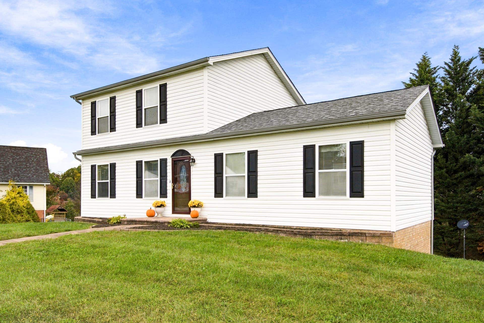 340 Auburn Drive, Christiansburg, VA 24073