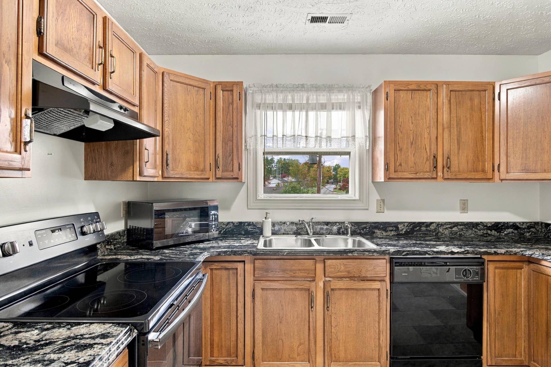 340 Auburn Drive, Christiansburg, VA 24073